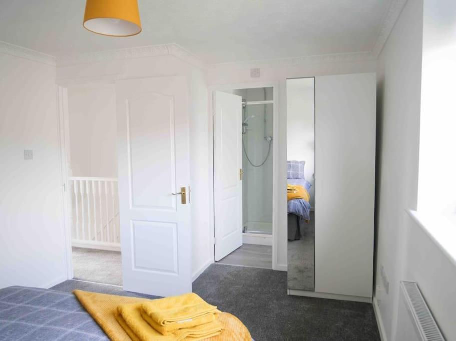 Cosy Four Bed Property With En-Suite Near To Nec Birmingham Airport And The City Esterno foto