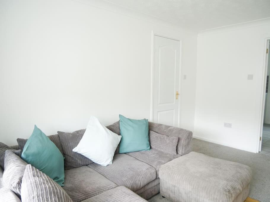 Cosy Four Bed Property With En-Suite Near To Nec Birmingham Airport And The City Esterno foto