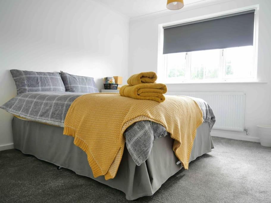 Cosy Four Bed Property With En-Suite Near To Nec Birmingham Airport And The City Esterno foto